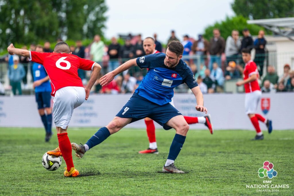 Michal Kružlík v drese SR reprezentácie počas zápasu EMF Nations Games proti Bulharsku
